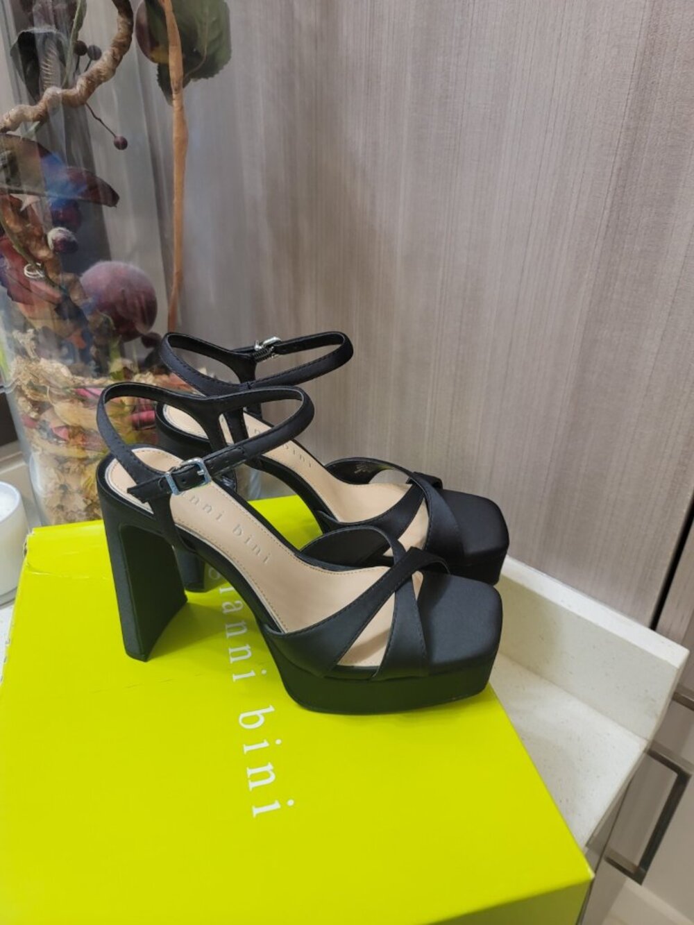 Gianni Bini Halliday Nubuck Suede Electric Platform Sandals Size 7.5 NIB Black - Picture 5 of 7
